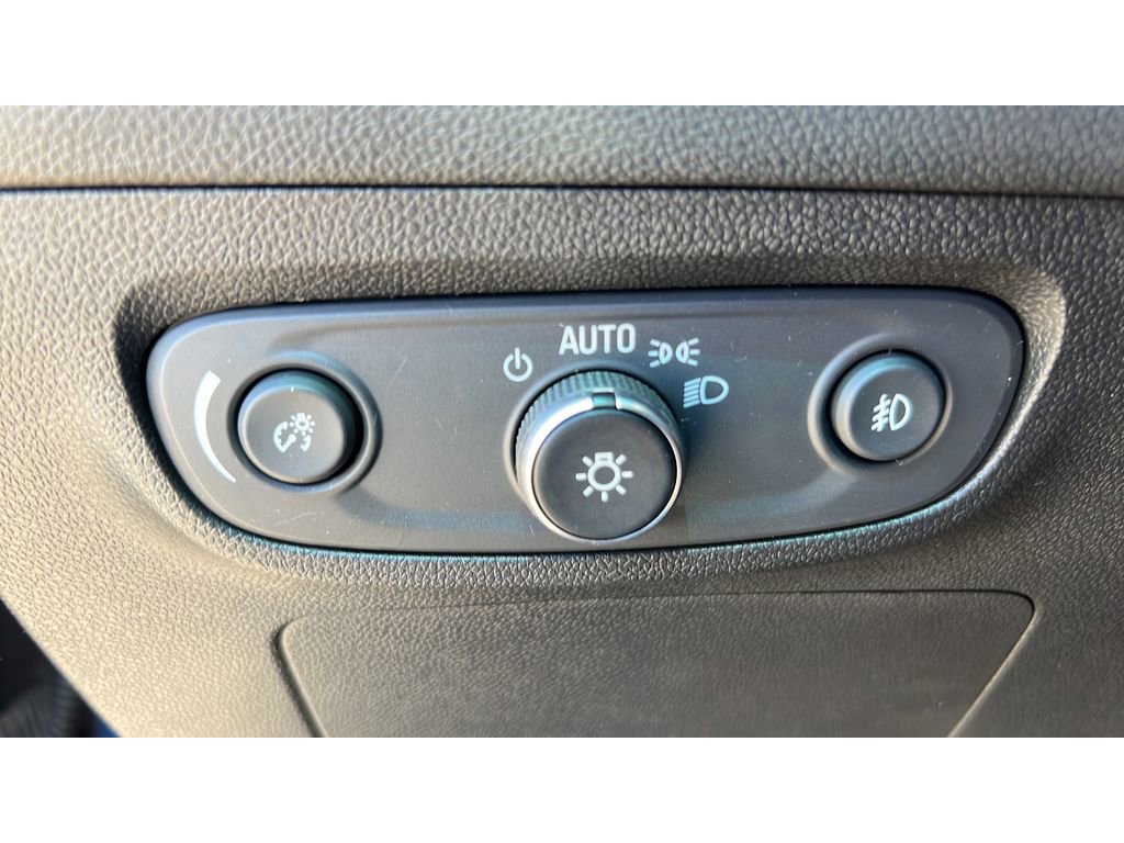 Used 2020 Buick Encore GX Select AWD/4WD image 23