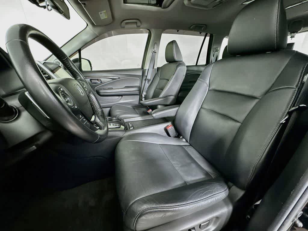 Used 2016 Honda Pilot Touring image 12