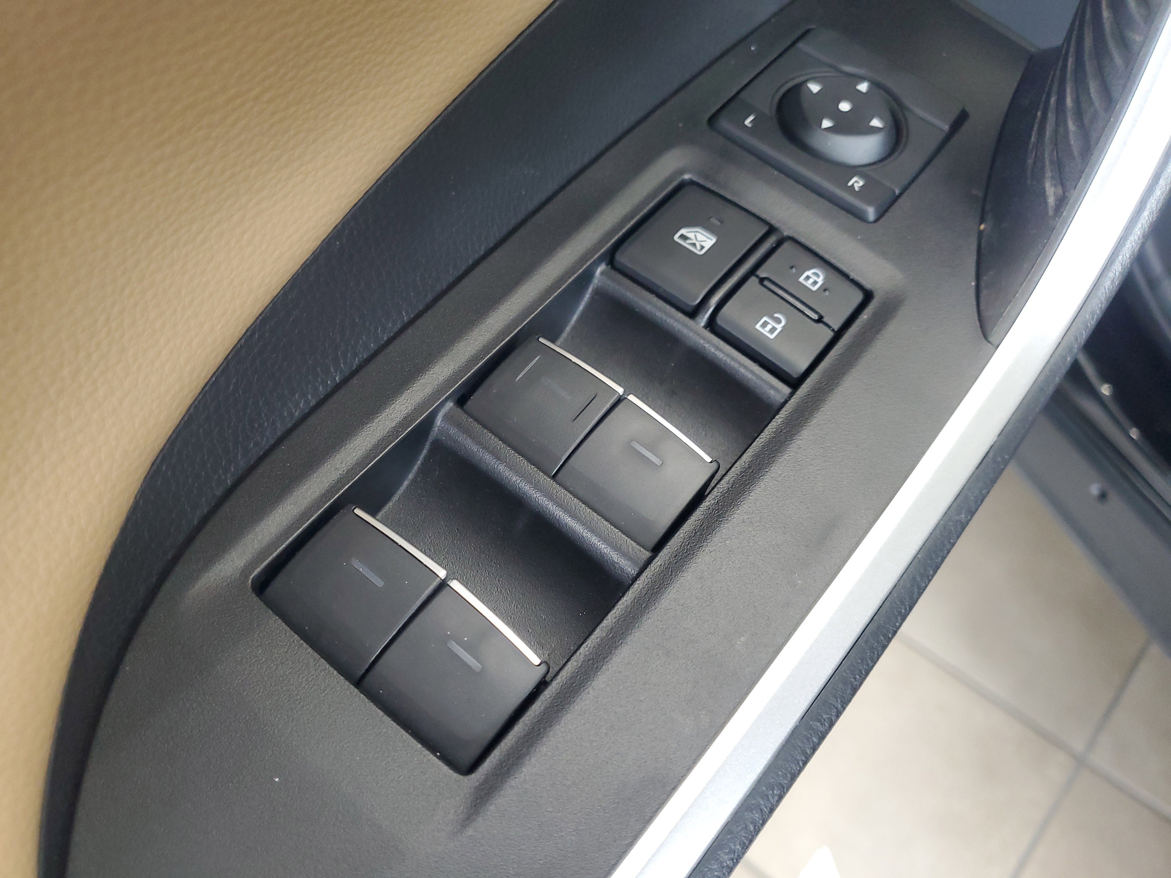 Used 2024 Toyota RAV4 Limited w/ Advanced Technology Package FWD image 17