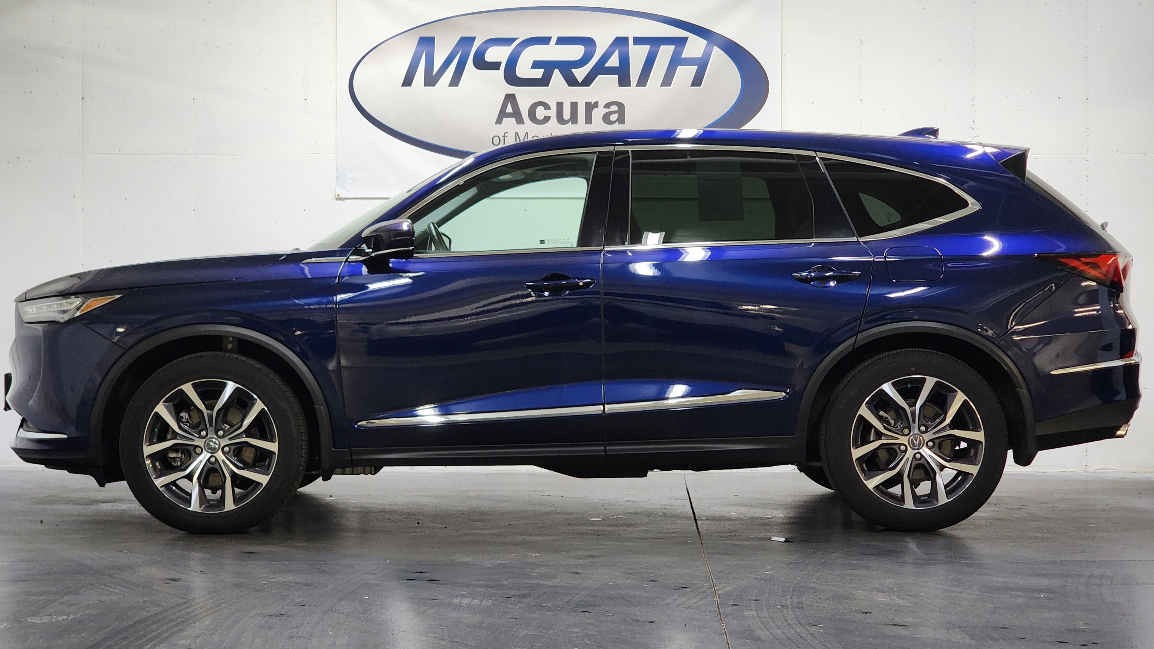 Used 2024 Acura MDX SH-AWD w/ Technology Package image 9