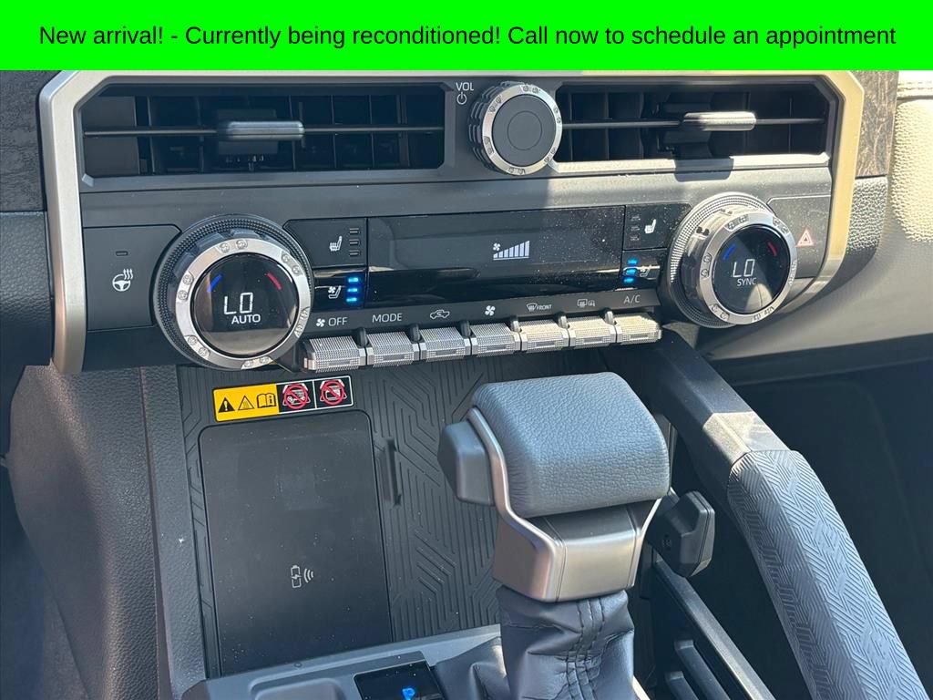 Used 2025 Toyota Tacoma Limited AWD/4WD image 18