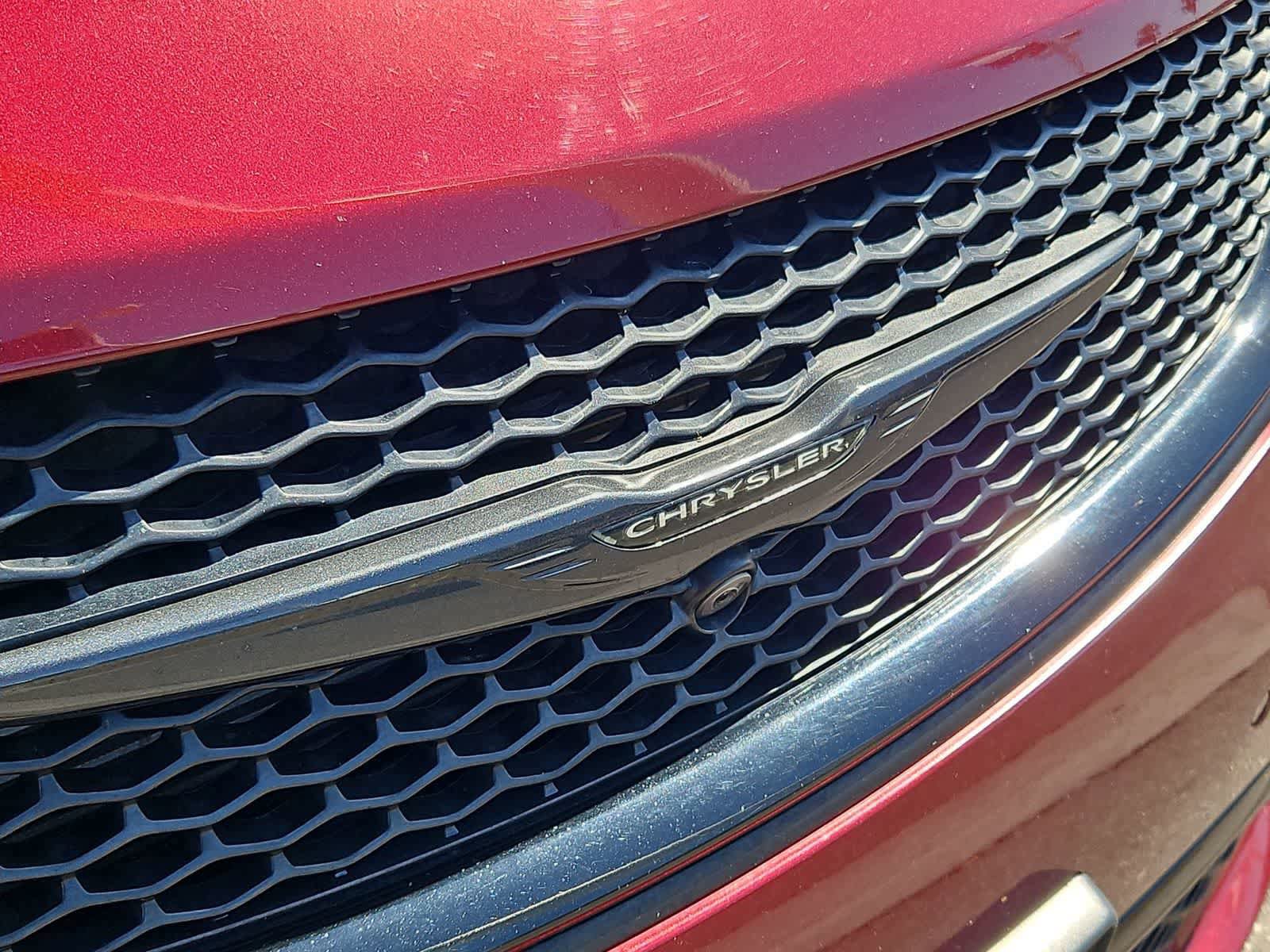 Used 2020 Chrysler Pacifica Touring-L AWD/4WD image 15