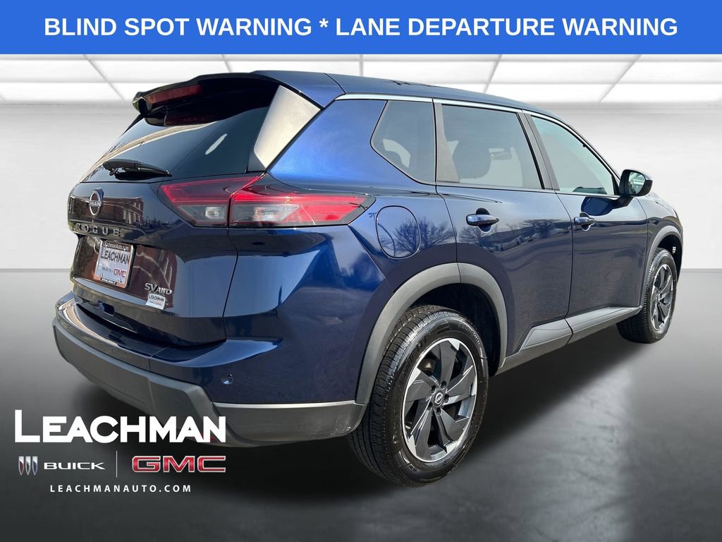 Used 2024 Nissan Rogue SV image 3