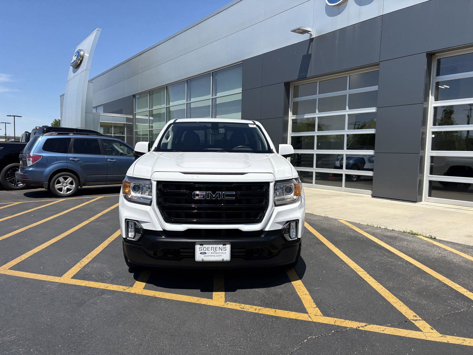 Used 2022 GMC Canyon Elevation w/ Elevation Premium Package AWD/4WD image 2