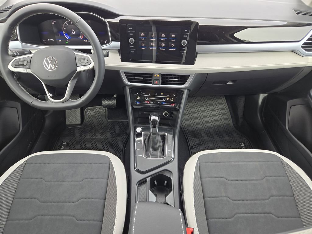 New 2026 Volkswagen Taos SE image 20