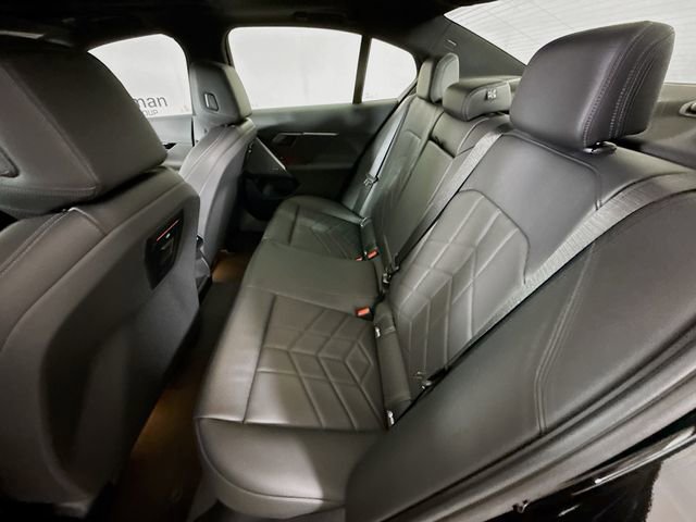 Used 2025 BMW 530i xDrive w/ Premium Package image 23