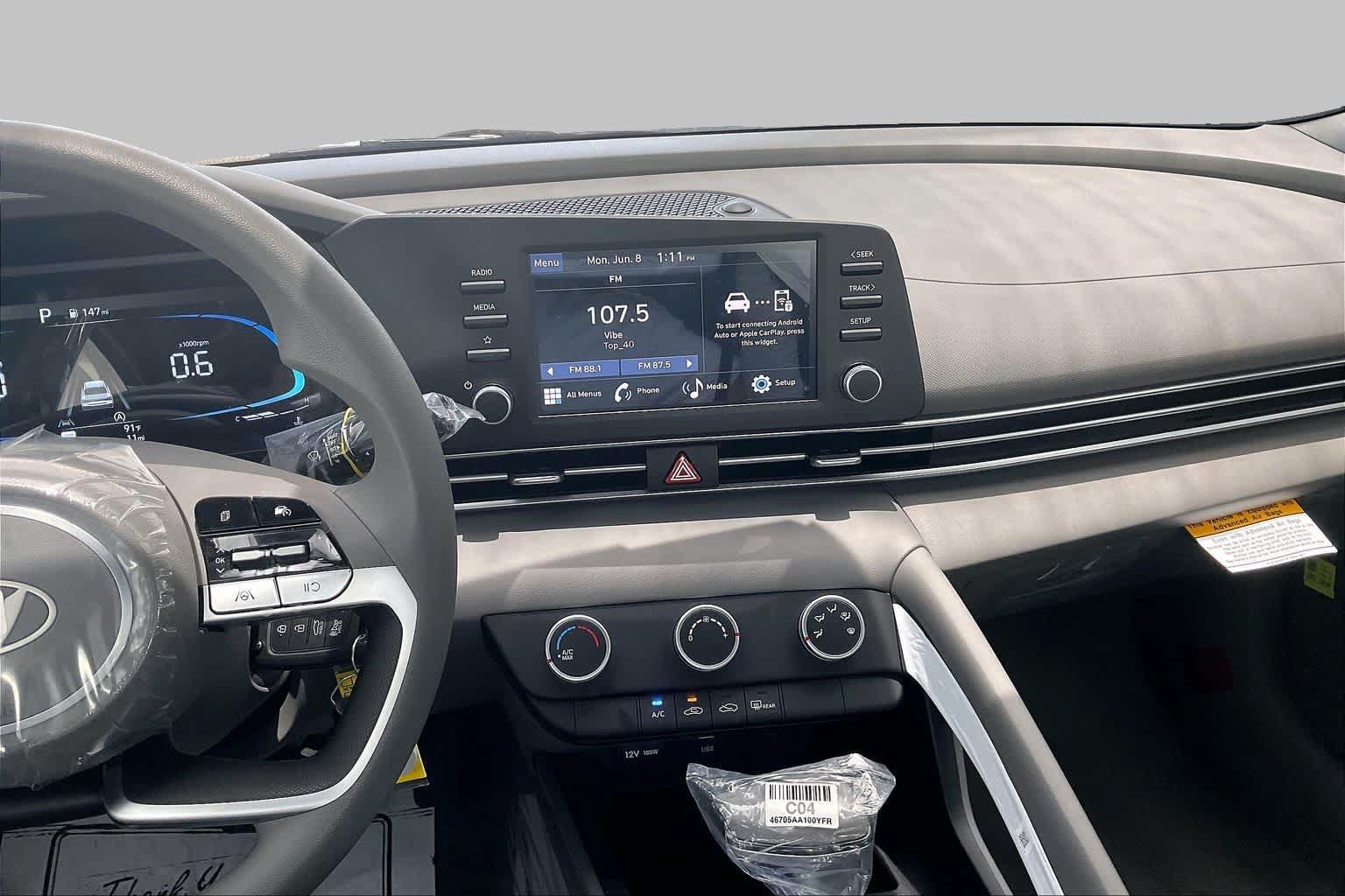 Certified 2026 Hyundai Elantra SE FWD image 7
