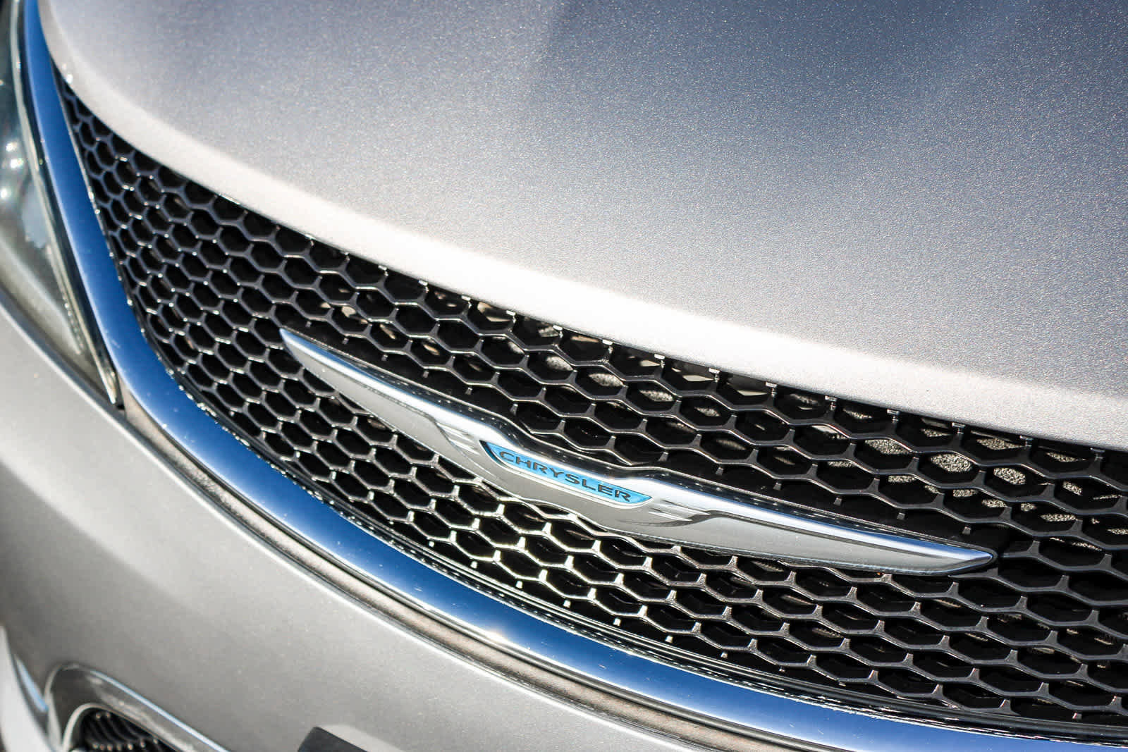 Used 2018 Chrysler Pacifica Touring-L image 11