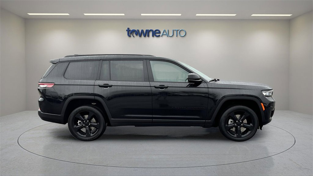 Used 2025 Jeep Grand Cherokee L Altitude image 6