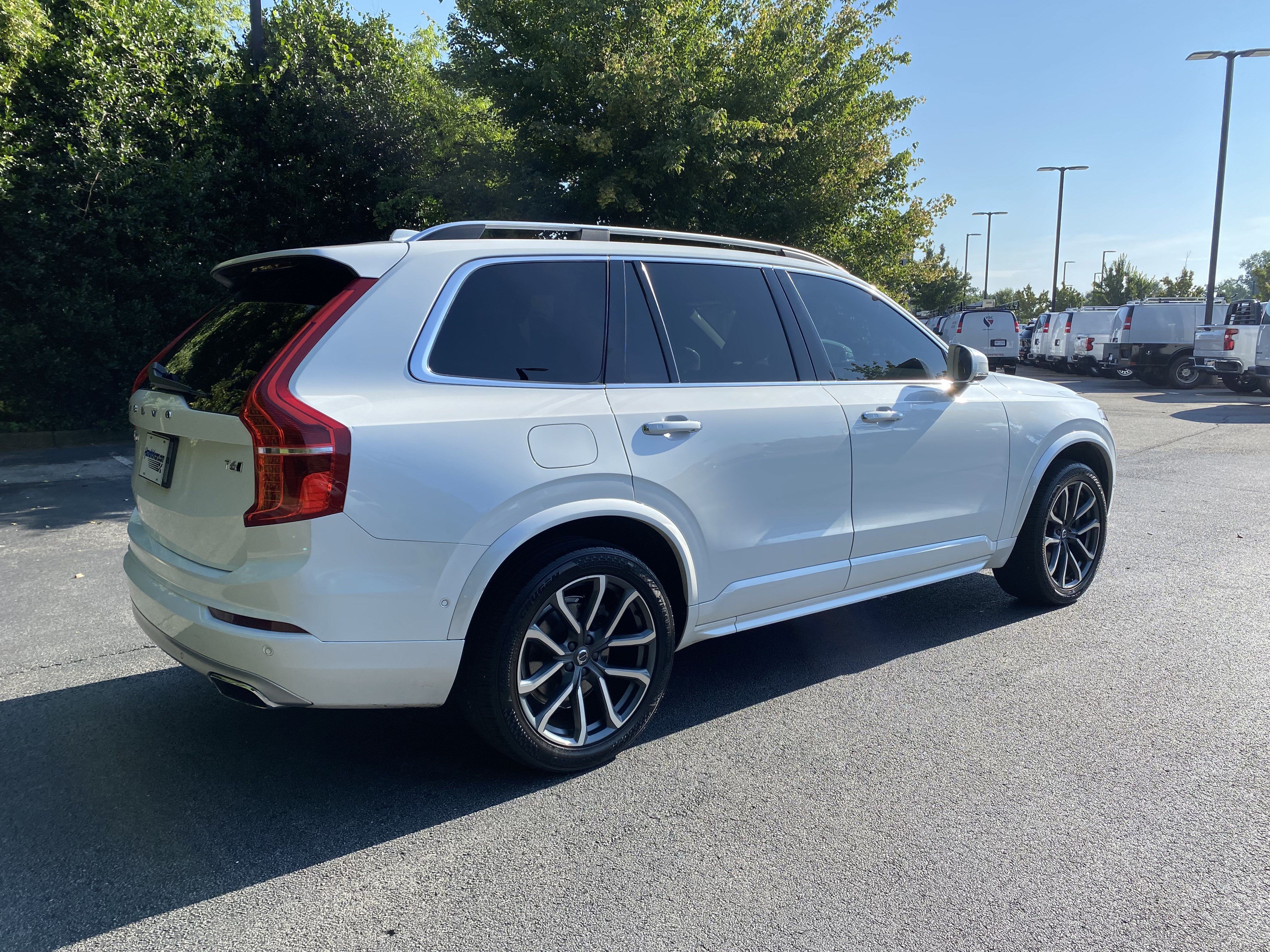 Used 2018 Volvo XC90 T6 Momentum w/ Convenience Package AWD/4WD image 9