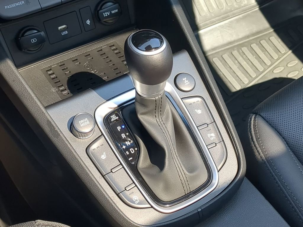 Used 2022 Hyundai Kona Limited image 24