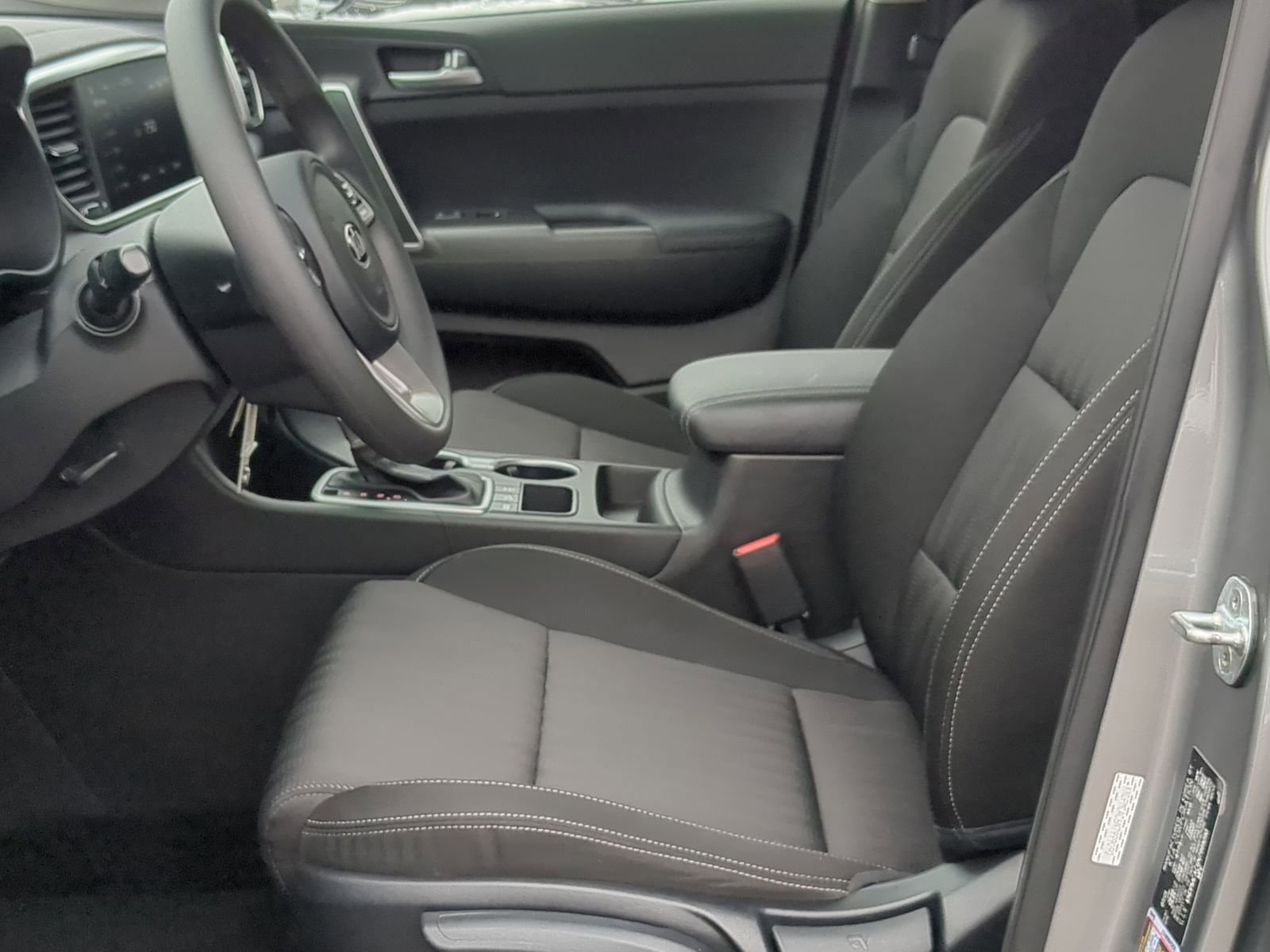 Used 2022 Kia Sportage LX image 18