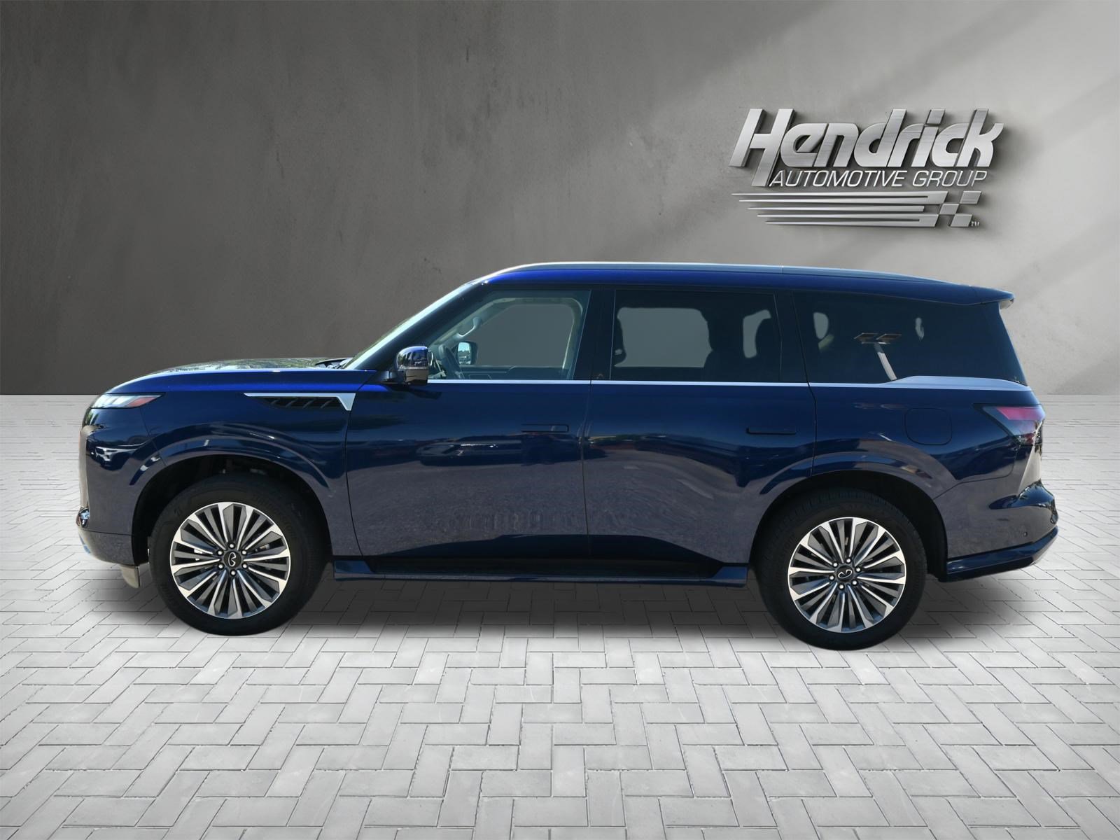 Used 2025 INFINITI QX80 Sensory AWD/4WD image 7