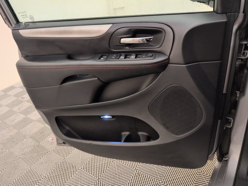 Used 2020 Dodge Grand Caravan GT FWD image 33