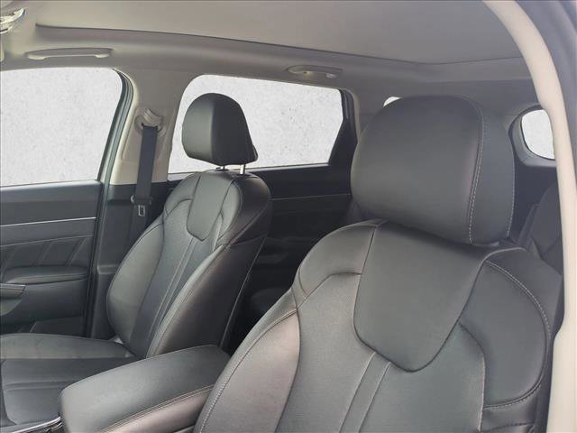 Used 2022 Kia Sorento SX image 12