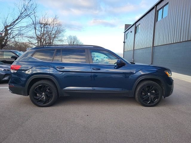 Used 2022 Volkswagen Atlas SE image 2