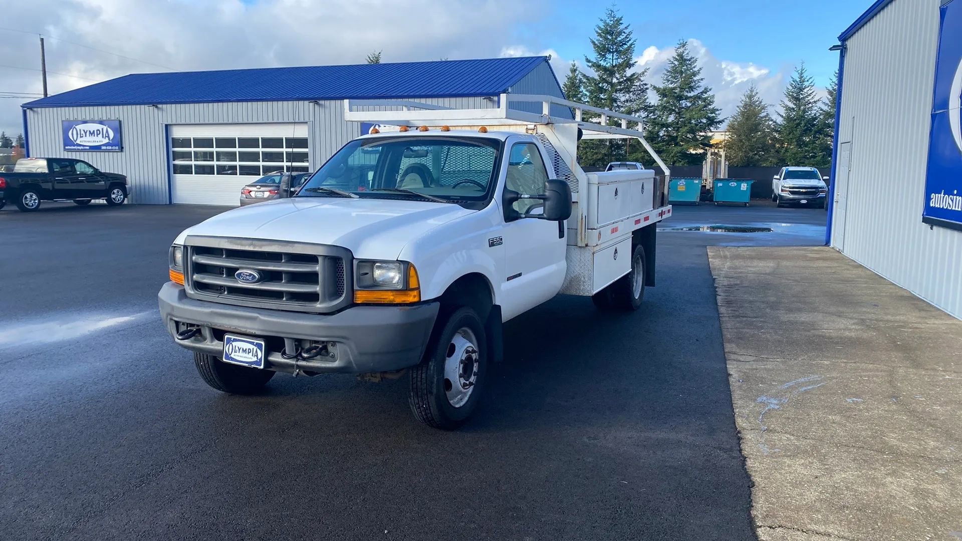 Used 2000 Ford F550 2WD Regular Cab Super Duty image 3