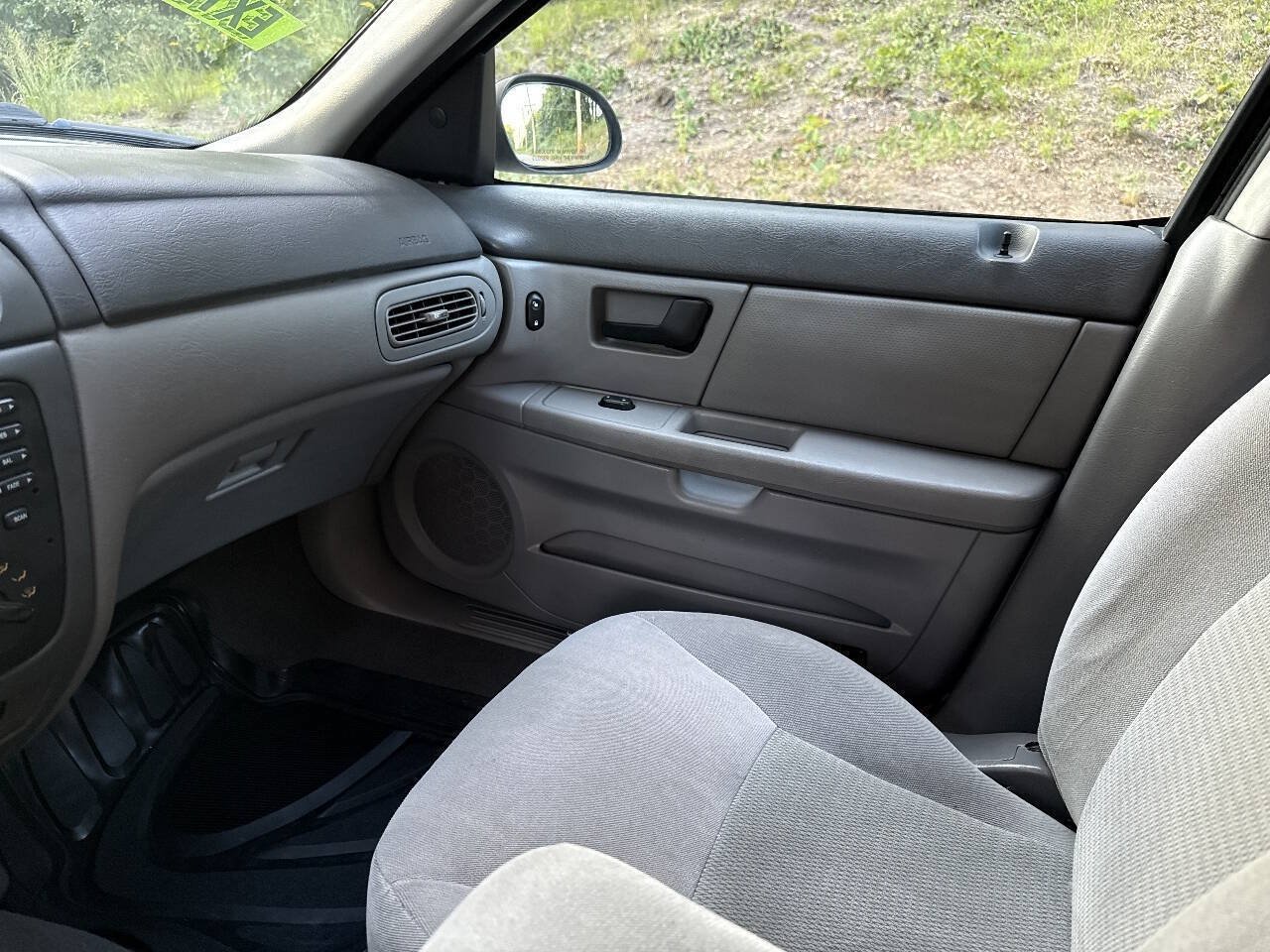 Used 2004 Ford Taurus SES FWD image 13