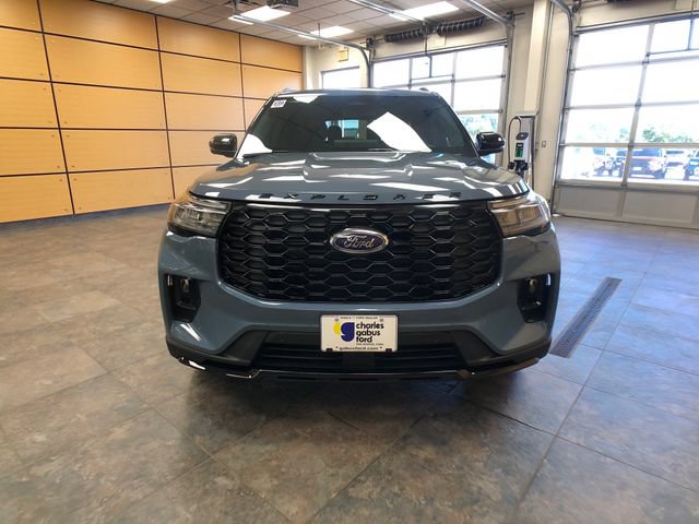 New 2026 Ford Explorer ST-Line w/ ST-Line Street Pack AWD/4WD image 2