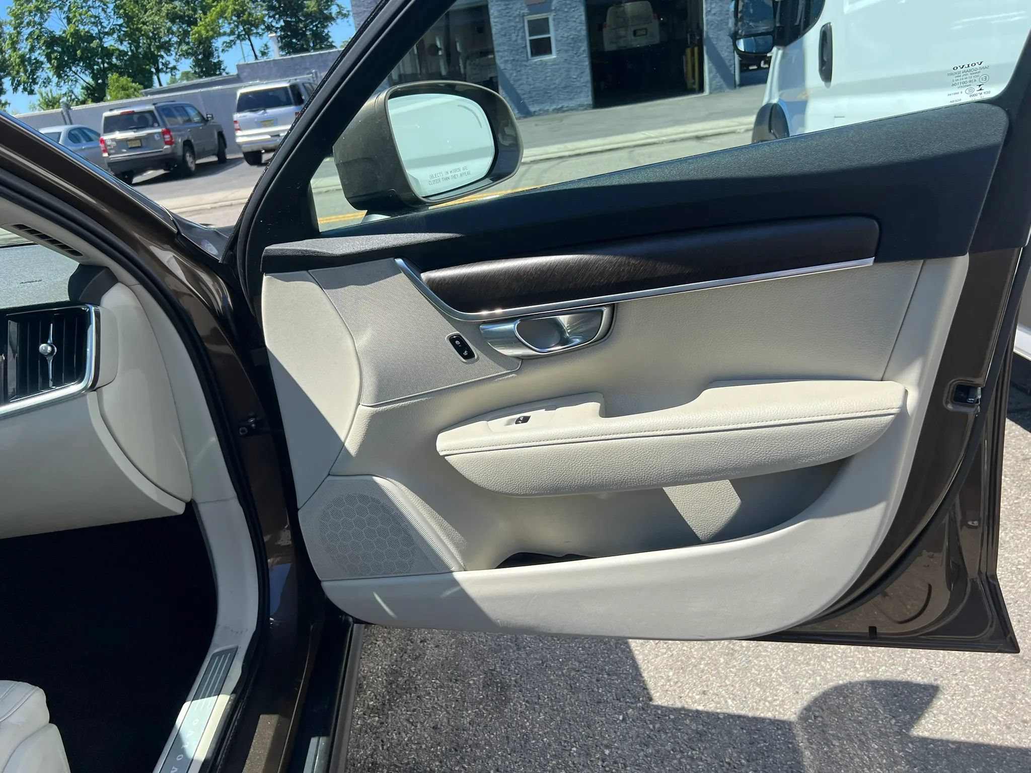 Used 2018 Volvo V90 T5 Cross Country w/ Convenience Package AWD/4WD image 30
