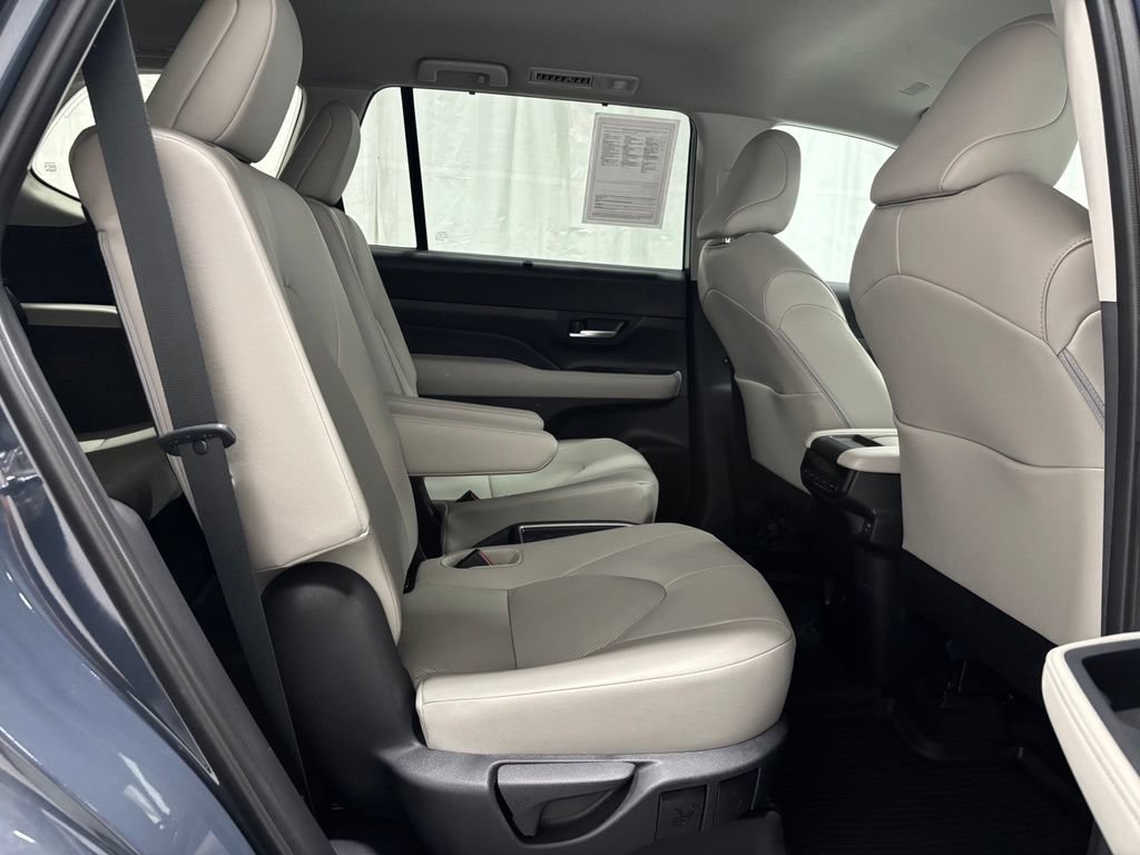 Used 2025 Toyota Grand Highlander AWD image 58