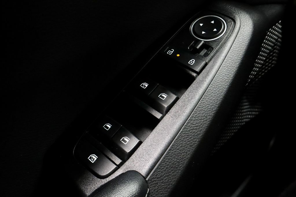 Used 2025 Kia Seltos S image 24