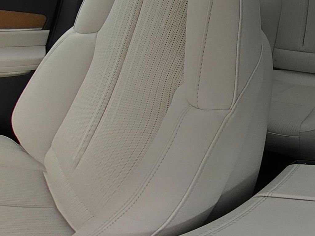 New 2026 Cadillac Vistiq Premium Luxury AWD/4WD image 35