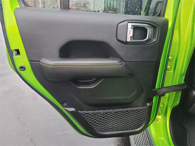 Used 2025 Jeep Gladiator Sport image 15