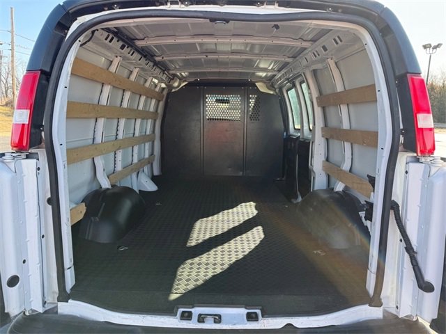 Used 2023 Chevrolet Express 2500 w/ Driver Convenience Package image 17