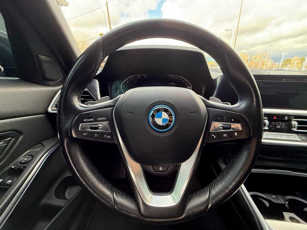 Used 2022 BMW 330e xDrive image 19