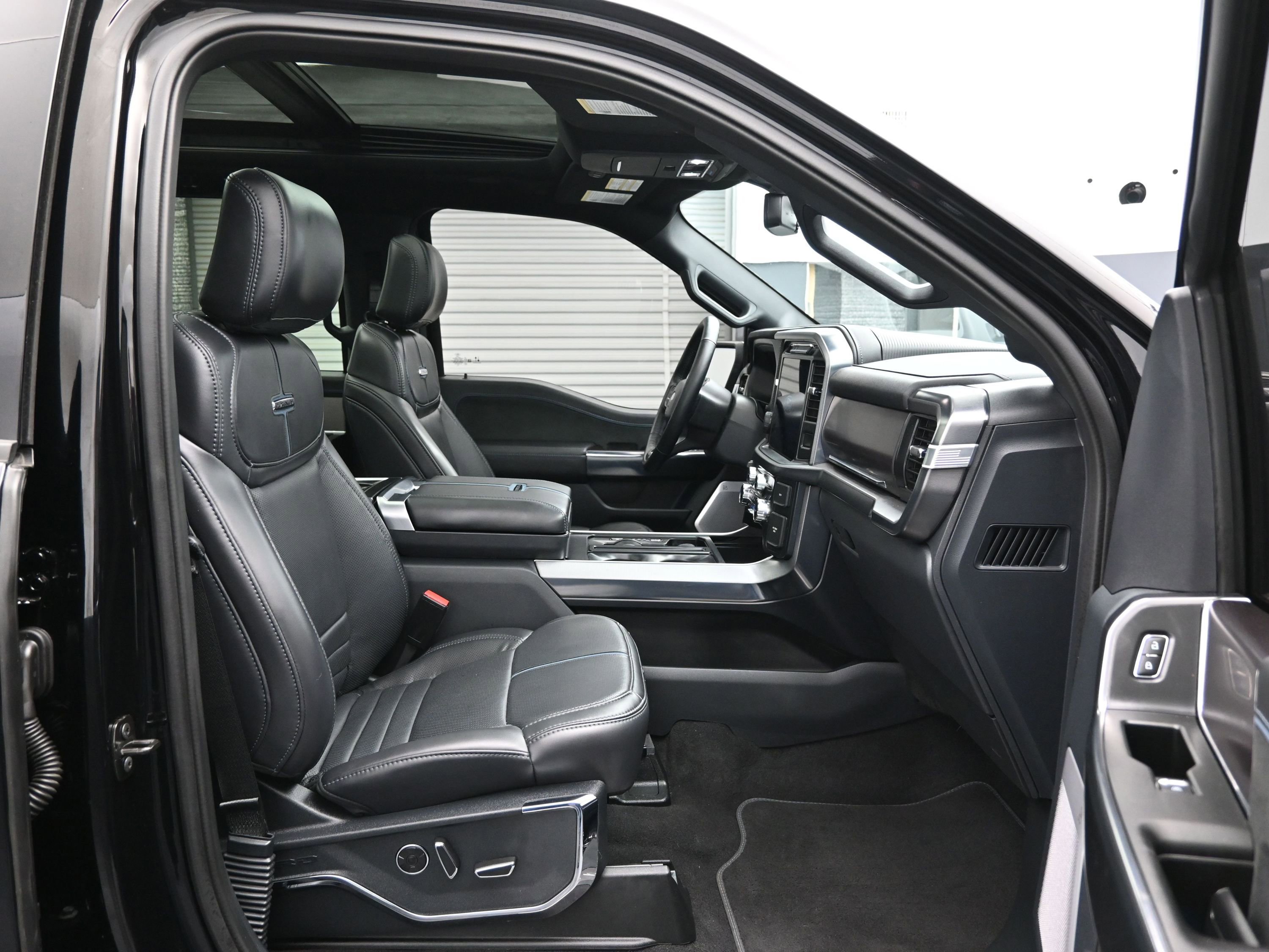 Used 2025 Ford F150 Platinum w/ Equipment Group 702A High image 13