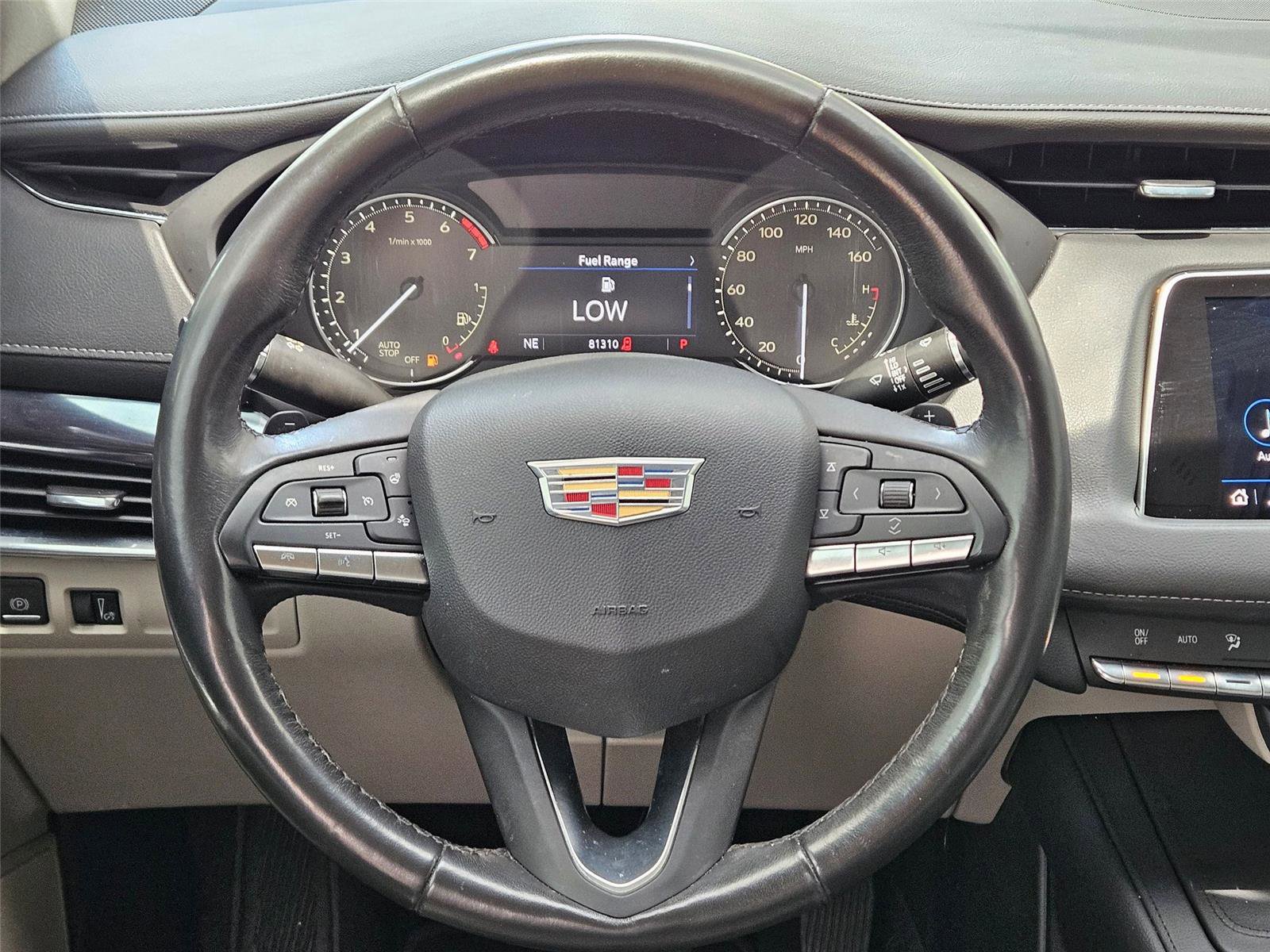 Used 2023 Cadillac XT4 Luxury w/ Cold Weather Package FWD image 13