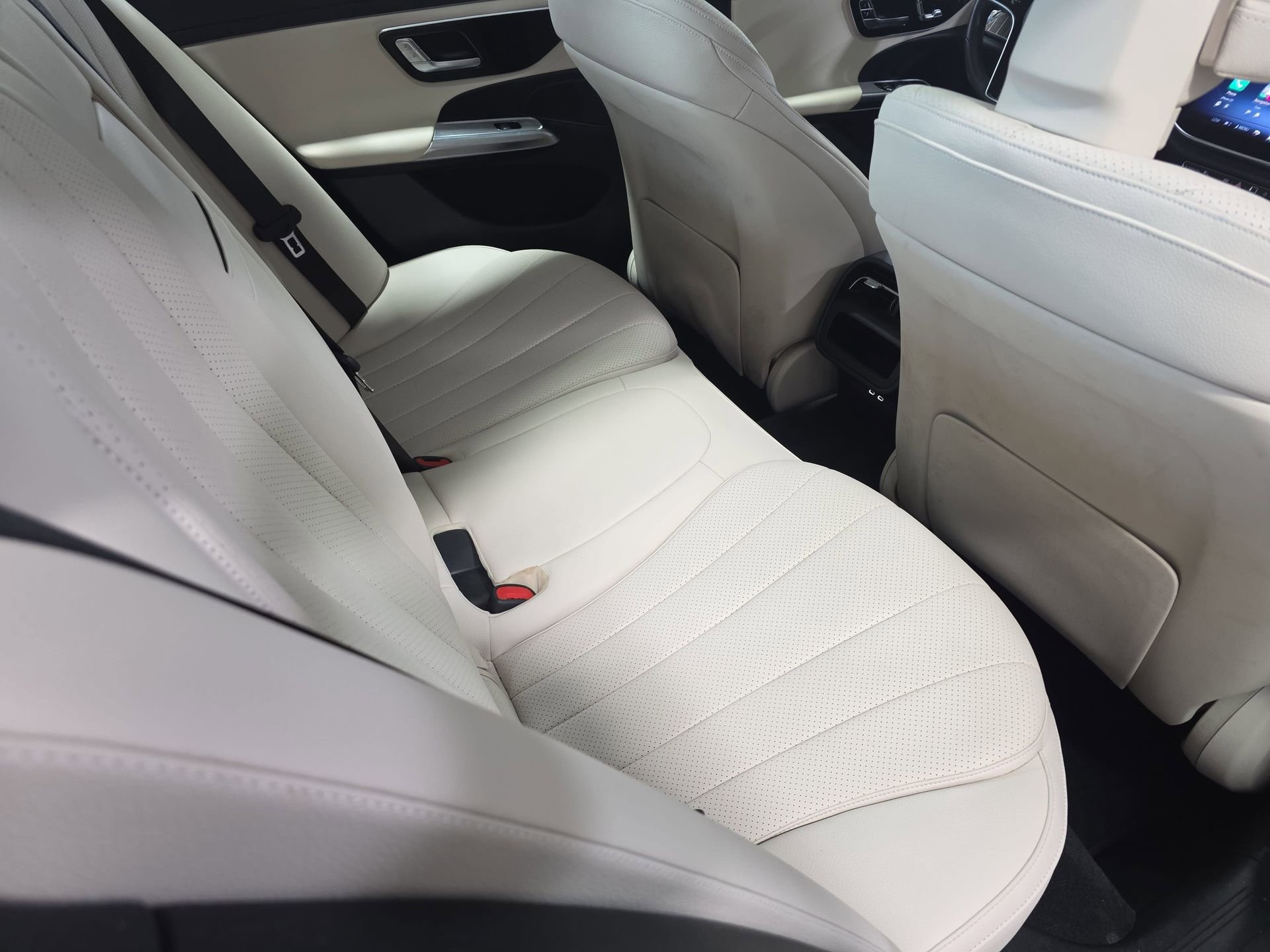 Used 2025 Mercedes-Benz E 350 4MATIC Sedan image 11