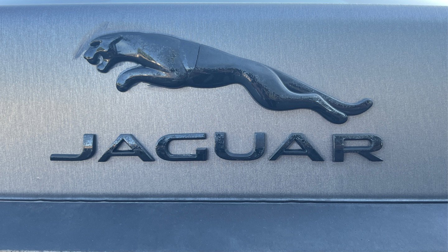 Used 2015 Jaguar XF Premium RWD image 44