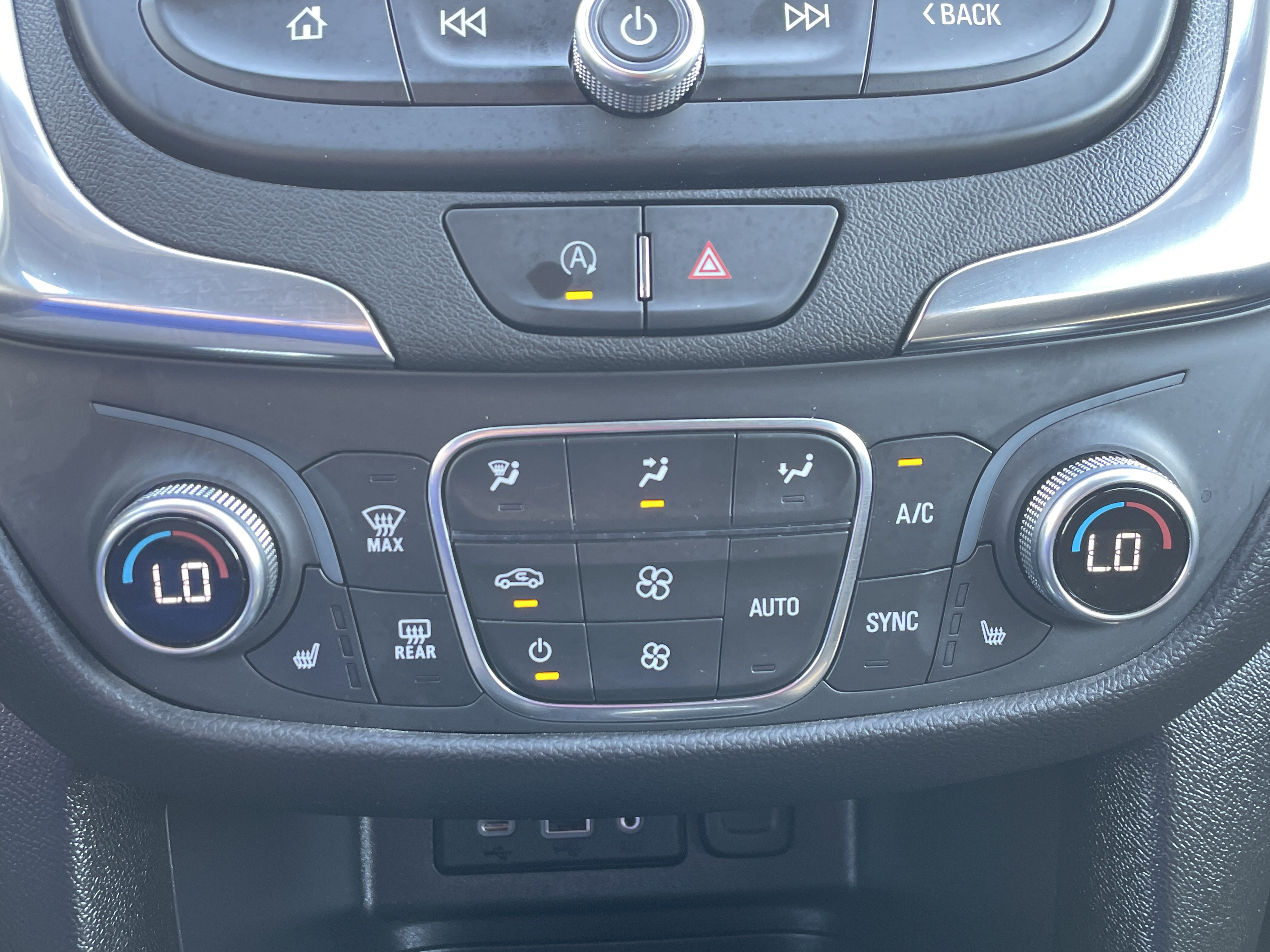 Used 2024 Chevrolet Equinox LT AWD/4WD image 36