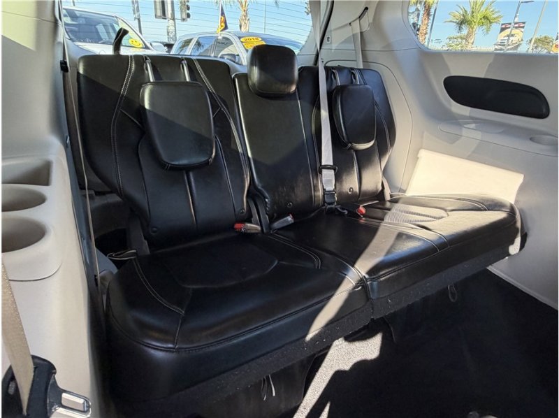 Used 2021 Chrysler Voyager Lxi image 27