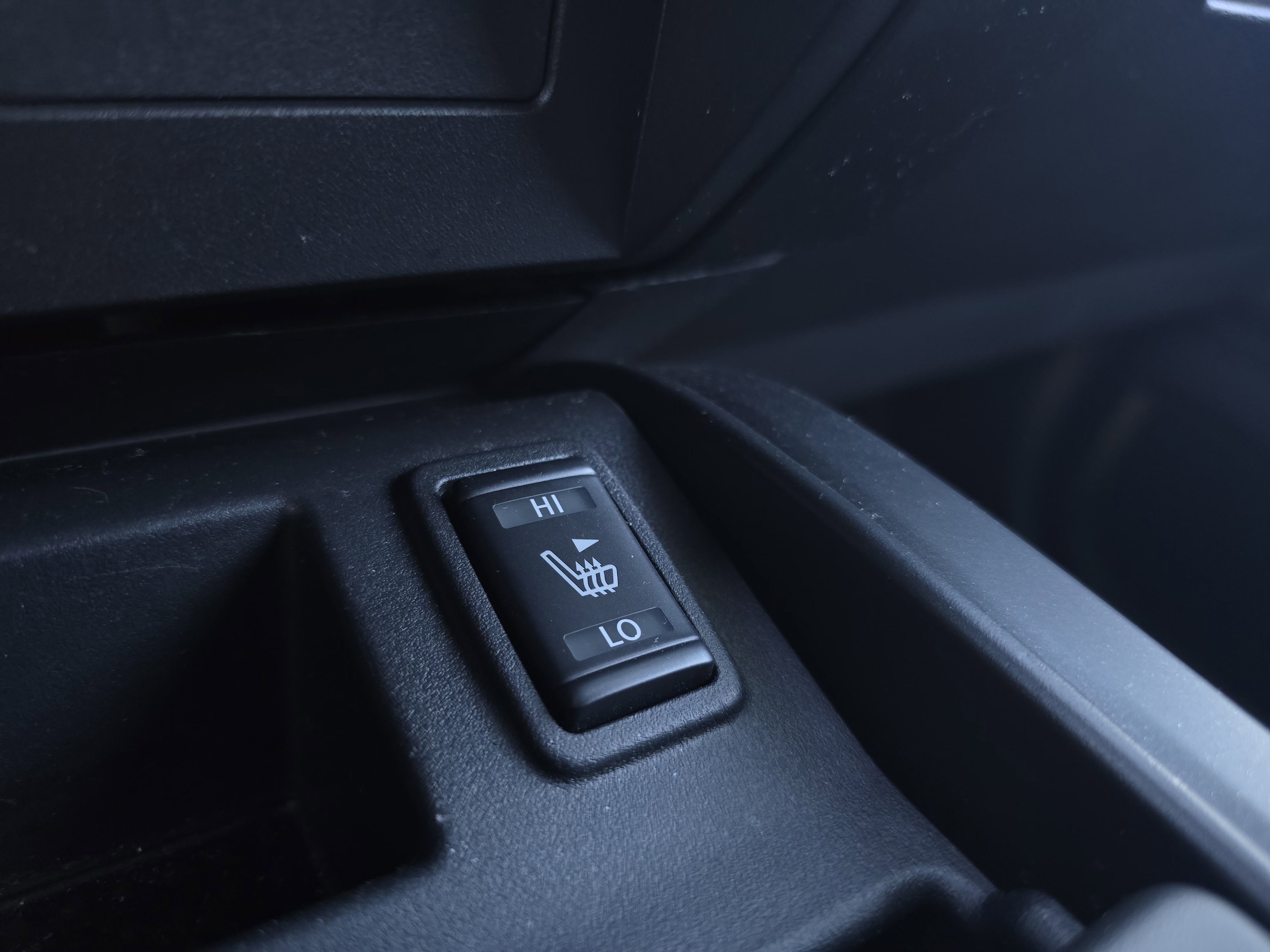 Used 2024 Nissan Titan SV w/ SV Convenience Package image 33