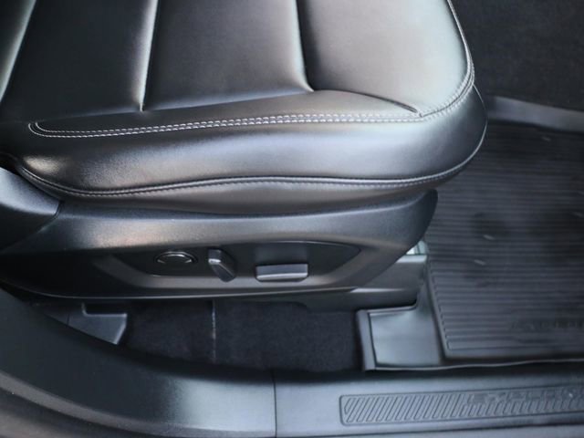 Used 2024 Ford Explorer XLT w/ Equipment Group 202A image 9