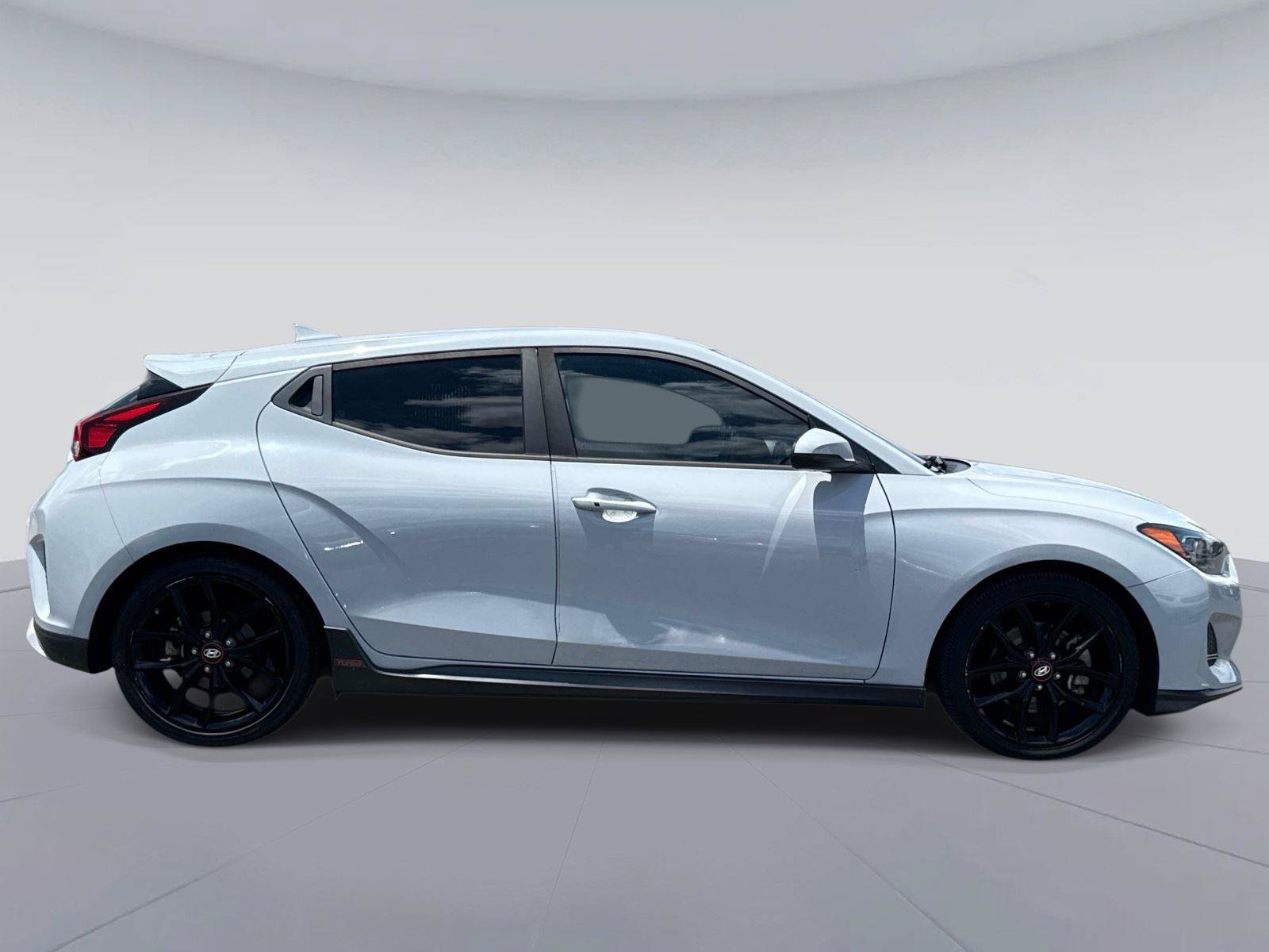 Used 2019 Hyundai Veloster Turbo R-Spec FWD image 2