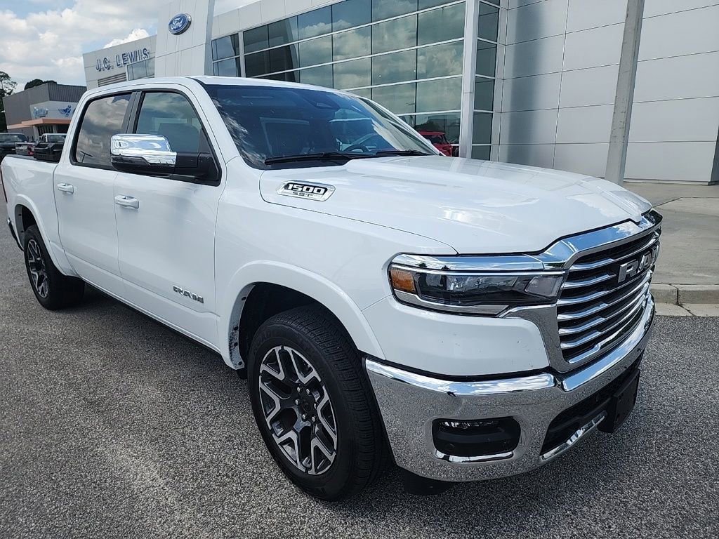 Used 2025 RAM 1500 Laramie AWD/4WD image 1