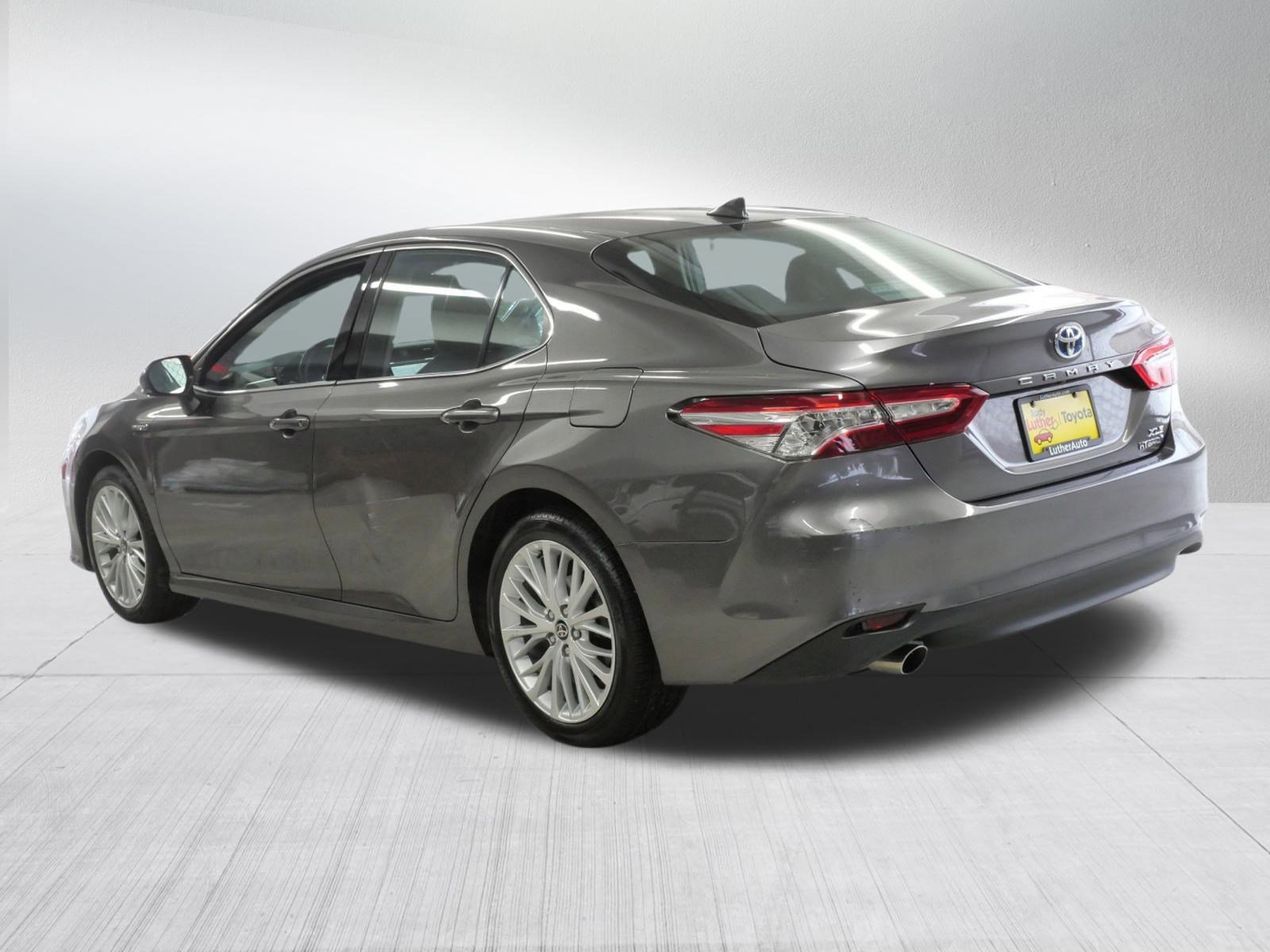Certified 2020 Toyota Camry XLE image 6