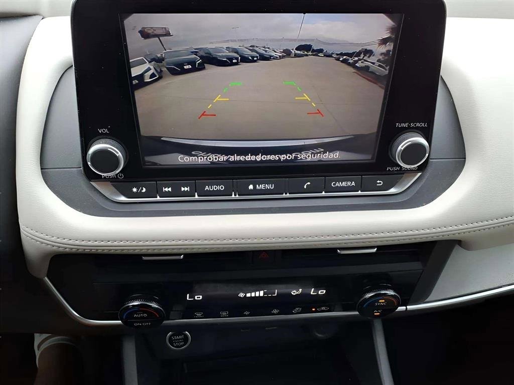 Used 2023 Nissan Rogue SV image 15