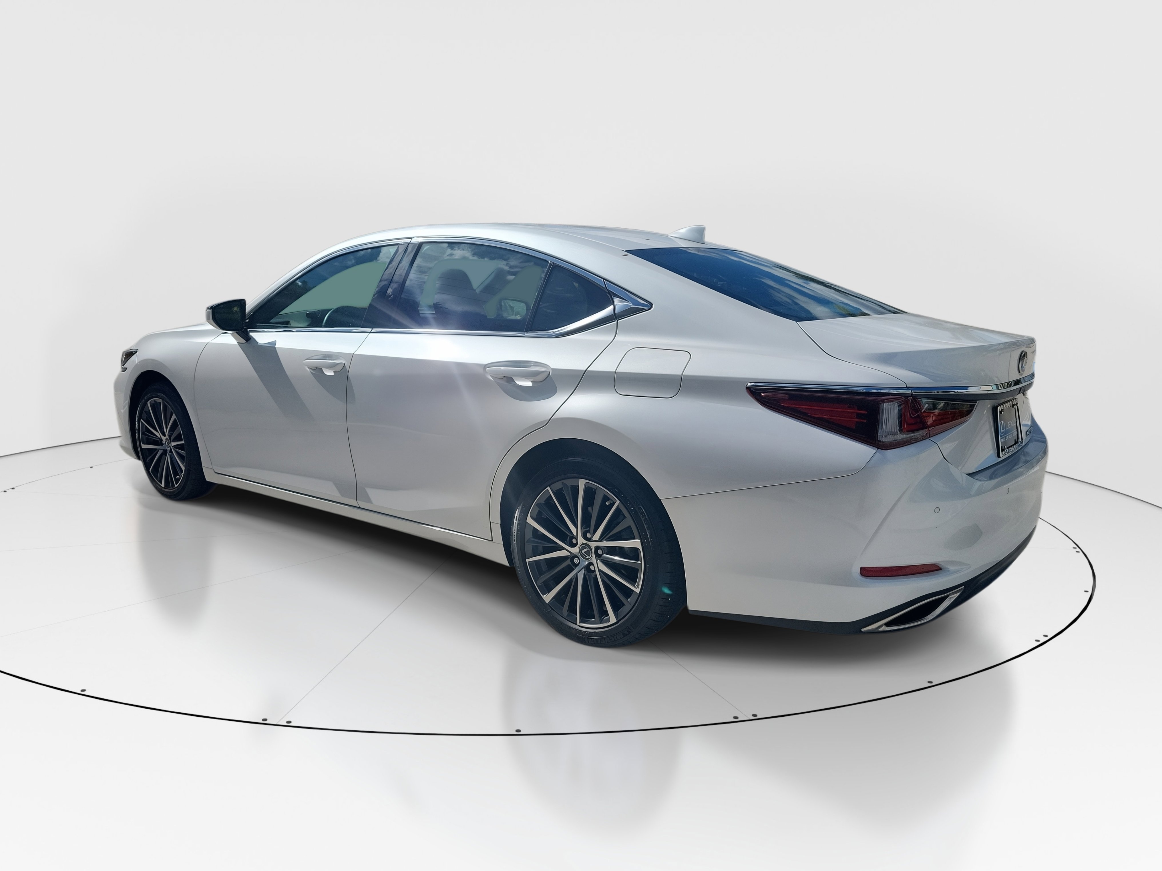 Used 2023 Lexus ES 350 w/ Premium Package image 6