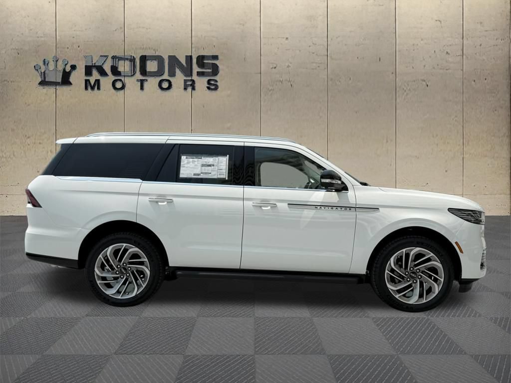 New 2027 Lincoln Navigator Premiere AWD/4WD image 6