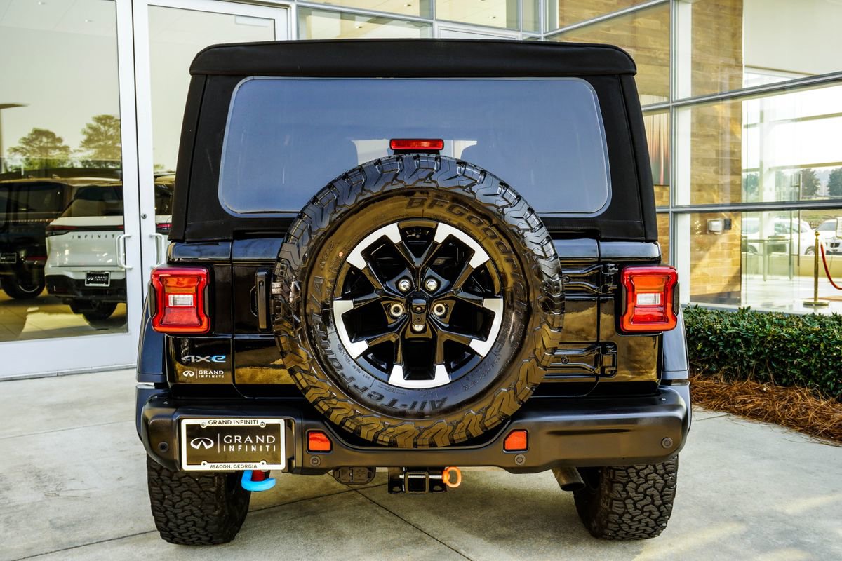 Used 2024 Jeep Wrangler Unlimited Rubicon 4xe AWD/4WD image 11