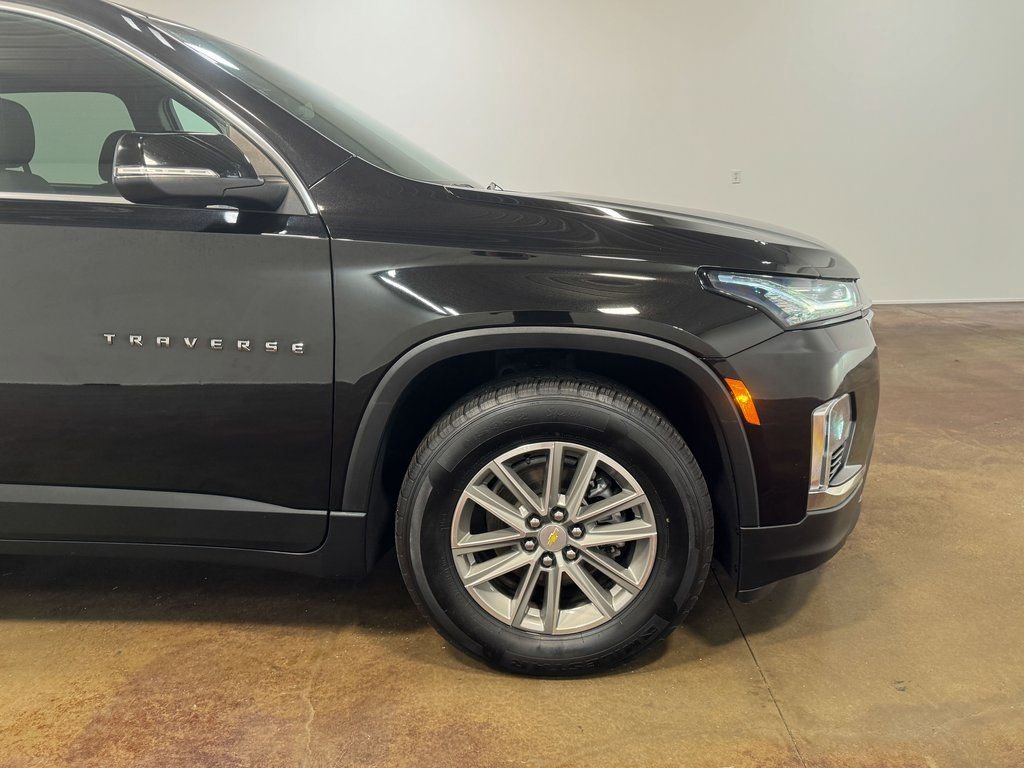 Used 2023 Chevrolet Traverse LT image 35