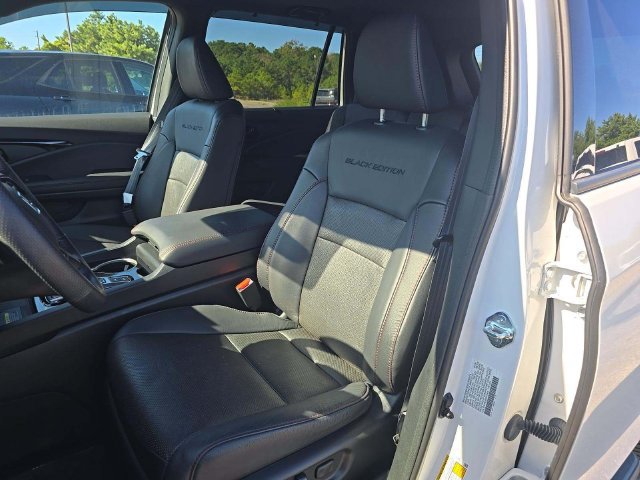Used 2024 Honda Passport Black Edition image 8