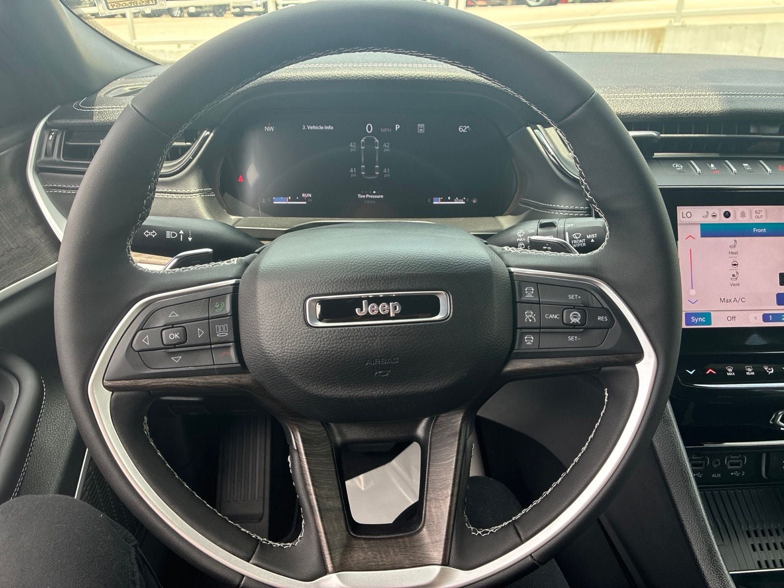 New 2026 Jeep Grand Cherokee L Limited AWD/4WD image 27