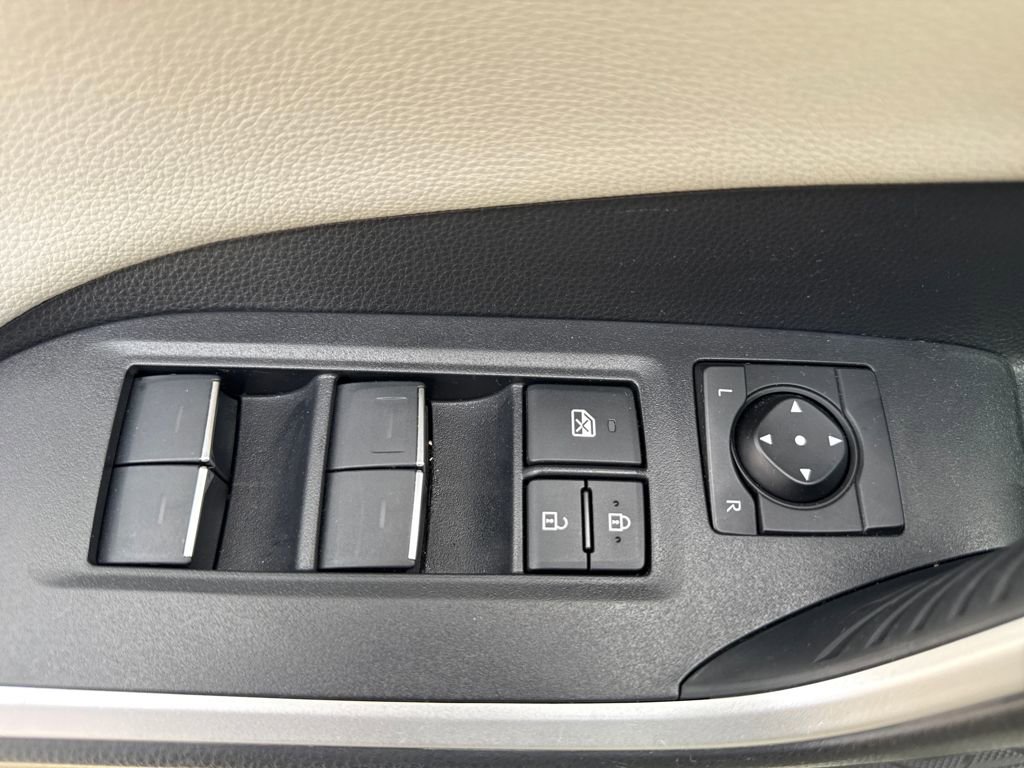 Used 2025 Toyota RAV4 Limited image 15