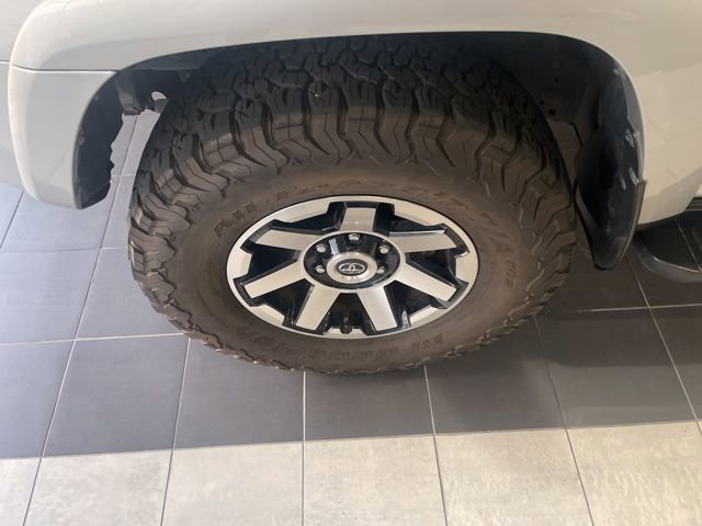 Used 2020 Toyota 4Runner TRD Off-Road Premium image 2